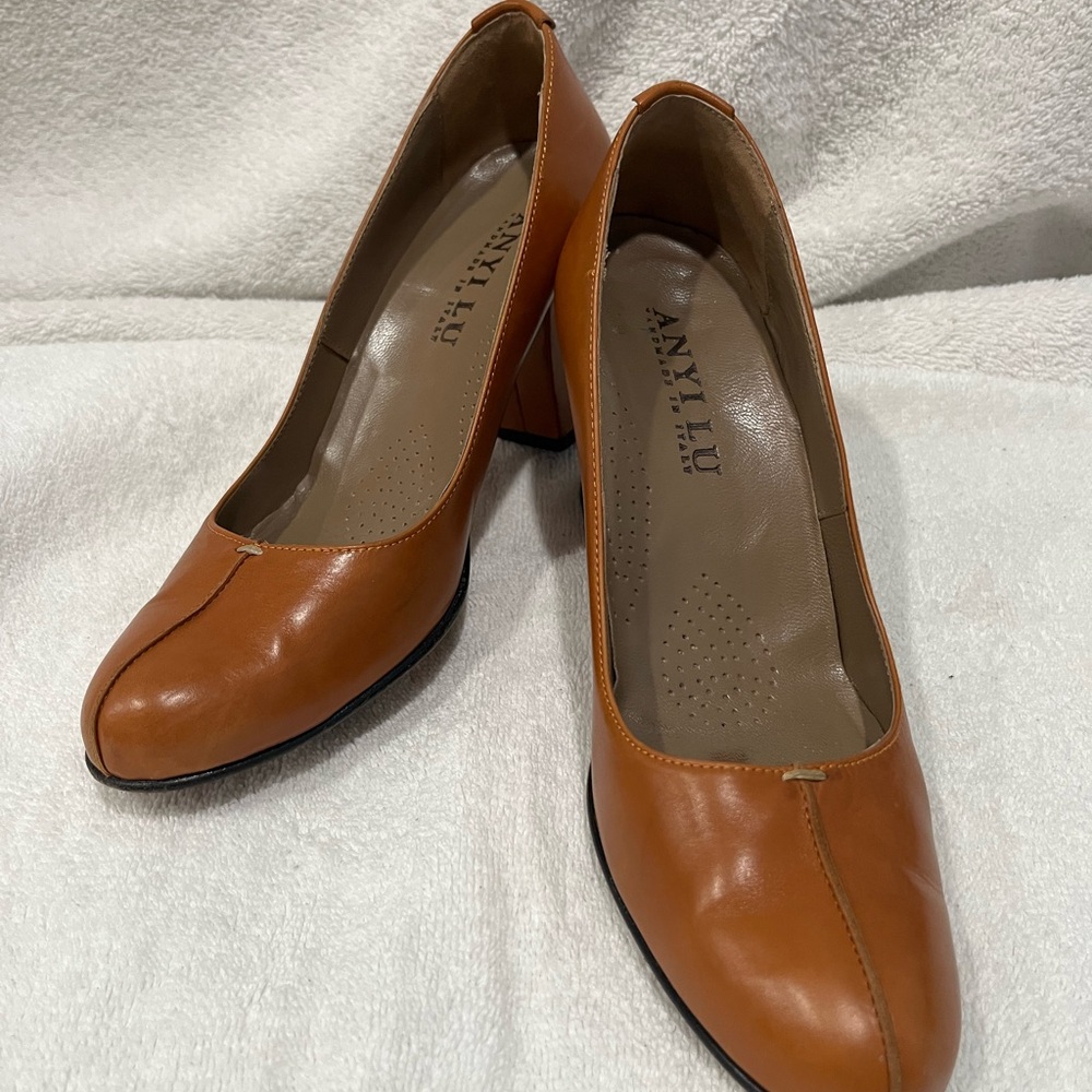 Anyi Lu Women's Brown Leather Heels